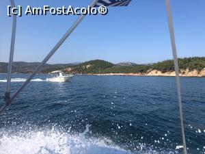 [P01] Noi si cealalta barca, navigand de zor pe langa coasta » foto by Trank
 - 
<span class="allrVoted glyphicon glyphicon-heart hidden" id="av1272327"></span>
<a class="m-l-10 hidden" id="sv1272327" onclick="voting_Foto_DelVot(,1272327,17583)" role="button">șterge vot <span class="glyphicon glyphicon-remove"></span></a>
<a id="v91272327" class=" c-red"  onclick="voting_Foto_SetVot(1272327)" role="button"><span class="glyphicon glyphicon-heart-empty"></span> <b>LIKE</b> = Votează poza</a> <img class="hidden"  id="f1272327W9" src="/imagini/loader.gif" border="0" /><span class="AjErrMes hidden" id="e1272327ErM"></span>