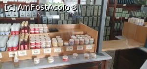 [P25] creme și uleiuri din măsline » foto by Nobodyforever
 - 
<span class="allrVoted glyphicon glyphicon-heart hidden" id="av1323466"></span>
<a class="m-l-10 hidden" id="sv1323466" onclick="voting_Foto_DelVot(,1323466,17592)" role="button">șterge vot <span class="glyphicon glyphicon-remove"></span></a>
<a id="v91323466" class=" c-red"  onclick="voting_Foto_SetVot(1323466)" role="button"><span class="glyphicon glyphicon-heart-empty"></span> <b>LIKE</b> = Votează poza</a> <img class="hidden"  id="f1323466W9" src="/imagini/loader.gif" border="0" /><span class="AjErrMes hidden" id="e1323466ErM"></span>