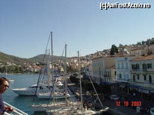 [P06] Feribotul trage, în Poros, aproape direct pe trotuar » foto by abancor
 - 
<span class="allrVoted glyphicon glyphicon-heart hidden" id="av566719"></span>
<a class="m-l-10 hidden" id="sv566719" onclick="voting_Foto_DelVot(,566719,17636)" role="button">șterge vot <span class="glyphicon glyphicon-remove"></span></a>
<a id="v9566719" class=" c-red"  onclick="voting_Foto_SetVot(566719)" role="button"><span class="glyphicon glyphicon-heart-empty"></span> <b>LIKE</b> = Votează poza</a> <img class="hidden"  id="f566719W9" src="/imagini/loader.gif" border="0" /><span class="AjErrMes hidden" id="e566719ErM"></span>