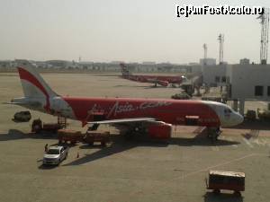[P01] Air Asia, o companie low cost de nota zece » foto by andreea72
 - 
<span class="allrVoted glyphicon glyphicon-heart hidden" id="av568984"></span>
<a class="m-l-10 hidden" id="sv568984" onclick="voting_Foto_DelVot(,568984,17670)" role="button">șterge vot <span class="glyphicon glyphicon-remove"></span></a>
<a id="v9568984" class=" c-red"  onclick="voting_Foto_SetVot(568984)" role="button"><span class="glyphicon glyphicon-heart-empty"></span> <b>LIKE</b> = Votează poza</a> <img class="hidden"  id="f568984W9" src="/imagini/loader.gif" border="0" /><span class="AjErrMes hidden" id="e568984ErM"></span>