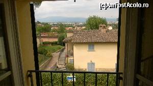 [P11] Vedere din dormitor spre casa proprietarilor si spre Arezzo » foto by ghidioneanu
 - 
<span class="allrVoted glyphicon glyphicon-heart hidden" id="av570410"></span>
<a class="m-l-10 hidden" id="sv570410" onclick="voting_Foto_DelVot(,570410,17683)" role="button">șterge vot <span class="glyphicon glyphicon-remove"></span></a>
<a id="v9570410" class=" c-red"  onclick="voting_Foto_SetVot(570410)" role="button"><span class="glyphicon glyphicon-heart-empty"></span> <b>LIKE</b> = Votează poza</a> <img class="hidden"  id="f570410W9" src="/imagini/loader.gif" border="0" /><span class="AjErrMes hidden" id="e570410ErM"></span>