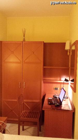 [P01] Hotel Florence » foto by andreea_c
 - 
<span class="allrVoted glyphicon glyphicon-heart hidden" id="av576485"></span>
<a class="m-l-10 hidden" id="sv576485" onclick="voting_Foto_DelVot(,576485,17756)" role="button">șterge vot <span class="glyphicon glyphicon-remove"></span></a>
<a id="v9576485" class=" c-red"  onclick="voting_Foto_SetVot(576485)" role="button"><span class="glyphicon glyphicon-heart-empty"></span> <b>LIKE</b> = Votează poza</a> <img class="hidden"  id="f576485W9" src="/imagini/loader.gif" border="0" /><span class="AjErrMes hidden" id="e576485ErM"></span>