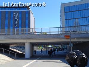 [P89] Uppsala, Hotelul Radisson Blu cu design modern, arhitectură în sticlă » foto by mprofeanu
 - 
<span class="allrVoted glyphicon glyphicon-heart hidden" id="av1513465"></span>
<a class="m-l-10 hidden" id="sv1513465" onclick="voting_Foto_DelVot(,1513465,17905)" role="button">șterge vot <span class="glyphicon glyphicon-remove"></span></a>
<a id="v91513465" class=" c-red"  onclick="voting_Foto_SetVot(1513465)" role="button"><span class="glyphicon glyphicon-heart-empty"></span> <b>LIKE</b> = Votează poza</a> <img class="hidden"  id="f1513465W9" src="/imagini/loader.gif" border="0" /><span class="AjErrMes hidden" id="e1513465ErM"></span>