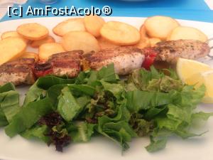 [P17] pranz luat in Chania » foto by alexandrac
 - 
<span class="allrVoted glyphicon glyphicon-heart hidden" id="av923970"></span>
<a class="m-l-10 hidden" id="sv923970" onclick="voting_Foto_DelVot(,923970,17971)" role="button">șterge vot <span class="glyphicon glyphicon-remove"></span></a>
<a id="v9923970" class=" c-red"  onclick="voting_Foto_SetVot(923970)" role="button"><span class="glyphicon glyphicon-heart-empty"></span> <b>LIKE</b> = Votează poza</a> <img class="hidden"  id="f923970W9" src="/imagini/loader.gif" border="0" /><span class="AjErrMes hidden" id="e923970ErM"></span>