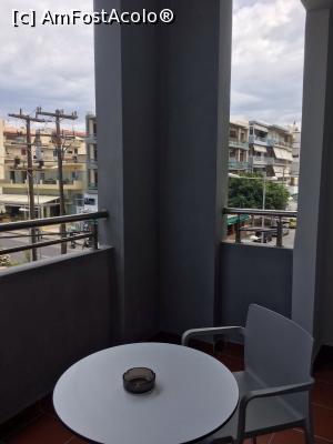 [P06] balconul camerei » foto by alexandrac
 - 
<span class="allrVoted glyphicon glyphicon-heart hidden" id="av923940"></span>
<a class="m-l-10 hidden" id="sv923940" onclick="voting_Foto_DelVot(,923940,17971)" role="button">șterge vot <span class="glyphicon glyphicon-remove"></span></a>
<a id="v9923940" class=" c-red"  onclick="voting_Foto_SetVot(923940)" role="button"><span class="glyphicon glyphicon-heart-empty"></span> <b>LIKE</b> = Votează poza</a> <img class="hidden"  id="f923940W9" src="/imagini/loader.gif" border="0" /><span class="AjErrMes hidden" id="e923940ErM"></span>