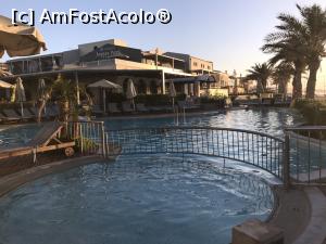 [P18] Piscina din buza trotuarului, pe fundal e Aegean » foto by krisstinna
 - 
<span class="allrVoted glyphicon glyphicon-heart hidden" id="av881787"></span>
<a class="m-l-10 hidden" id="sv881787" onclick="voting_Foto_DelVot(,881787,17973)" role="button">șterge vot <span class="glyphicon glyphicon-remove"></span></a>
<a id="v9881787" class=" c-red"  onclick="voting_Foto_SetVot(881787)" role="button"><span class="glyphicon glyphicon-heart-empty"></span> <b>LIKE</b> = Votează poza</a> <img class="hidden"  id="f881787W9" src="/imagini/loader.gif" border="0" /><span class="AjErrMes hidden" id="e881787ErM"></span>