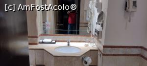 [P42] Dotari din baie. » foto by ovidiuyepi
 - 
<span class="allrVoted glyphicon glyphicon-heart hidden" id="av1358177"></span>
<a class="m-l-10 hidden" id="sv1358177" onclick="voting_Foto_DelVot(,1358177,18013)" role="button">șterge vot <span class="glyphicon glyphicon-remove"></span></a>
<a id="v91358177" class=" c-red"  onclick="voting_Foto_SetVot(1358177)" role="button"><span class="glyphicon glyphicon-heart-empty"></span> <b>LIKE</b> = Votează poza</a> <img class="hidden"  id="f1358177W9" src="/imagini/loader.gif" border="0" /><span class="AjErrMes hidden" id="e1358177ErM"></span>