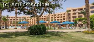 [P56] Gradina hotelului vazuta de langa plaja. » foto by ovidiuyepi
 - 
<span class="allrVoted glyphicon glyphicon-heart hidden" id="av1358191"></span>
<a class="m-l-10 hidden" id="sv1358191" onclick="voting_Foto_DelVot(,1358191,18013)" role="button">șterge vot <span class="glyphicon glyphicon-remove"></span></a>
<a id="v91358191" class=" c-red"  onclick="voting_Foto_SetVot(1358191)" role="button"><span class="glyphicon glyphicon-heart-empty"></span> <b>LIKE</b> = Votează poza</a> <img class="hidden"  id="f1358191W9" src="/imagini/loader.gif" border="0" /><span class="AjErrMes hidden" id="e1358191ErM"></span>