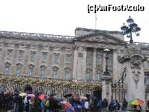 [P01] Umbrelele de la Palatul Buckingham » foto by Michi
 - 
<span class="allrVoted glyphicon glyphicon-heart hidden" id="av161794"></span>
<a class="m-l-10 hidden" id="sv161794" onclick="voting_Foto_DelVot(,161794,18079)" role="button">șterge vot <span class="glyphicon glyphicon-remove"></span></a>
<a id="v9161794" class=" c-red"  onclick="voting_Foto_SetVot(161794)" role="button"><span class="glyphicon glyphicon-heart-empty"></span> <b>LIKE</b> = Votează poza</a> <img class="hidden"  id="f161794W9" src="/imagini/loader.gif" border="0" /><span class="AjErrMes hidden" id="e161794ErM"></span>
