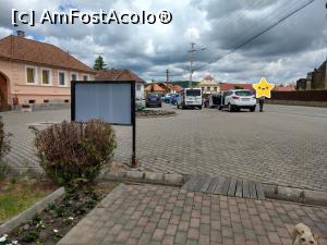 [P32] O privire din parcul din centrul satului, spre parcarea aflată vis-a-vis de mânăstire. » foto by maryka
 - 
<span class="allrVoted glyphicon glyphicon-heart hidden" id="av1297013"></span>
<a class="m-l-10 hidden" id="sv1297013" onclick="voting_Foto_DelVot(,1297013,18101)" role="button">șterge vot <span class="glyphicon glyphicon-remove"></span></a>
<a id="v91297013" class=" c-red"  onclick="voting_Foto_SetVot(1297013)" role="button"><span class="glyphicon glyphicon-heart-empty"></span> <b>LIKE</b> = Votează poza</a> <img class="hidden"  id="f1297013W9" src="/imagini/loader.gif" border="0" /><span class="AjErrMes hidden" id="e1297013ErM"></span>