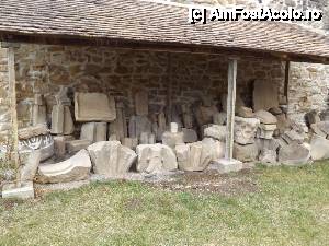 [P13] Mânăstirea cisterciană Cârța - detaliu interior (vestigii de artă medievală)  » foto by Dragoș_MD
 - 
<span class="allrVoted glyphicon glyphicon-heart hidden" id="av498178"></span>
<a class="m-l-10 hidden" id="sv498178" onclick="voting_Foto_DelVot(,498178,18101)" role="button">șterge vot <span class="glyphicon glyphicon-remove"></span></a>
<a id="v9498178" class=" c-red"  onclick="voting_Foto_SetVot(498178)" role="button"><span class="glyphicon glyphicon-heart-empty"></span> <b>LIKE</b> = Votează poza</a> <img class="hidden"  id="f498178W9" src="/imagini/loader.gif" border="0" /><span class="AjErrMes hidden" id="e498178ErM"></span>