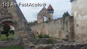 [P11] Turnul -clopotniţă văyut din curtea interioară. Abaţia Cisterciană din satul Cârţa, judeţul Sibiu.  » foto by traian.leuca †
 - 
<span class="allrVoted glyphicon glyphicon-heart hidden" id="av810229"></span>
<a class="m-l-10 hidden" id="sv810229" onclick="voting_Foto_DelVot(,810229,18101)" role="button">șterge vot <span class="glyphicon glyphicon-remove"></span></a>
<a id="v9810229" class=" c-red"  onclick="voting_Foto_SetVot(810229)" role="button"><span class="glyphicon glyphicon-heart-empty"></span> <b>LIKE</b> = Votează poza</a> <img class="hidden"  id="f810229W9" src="/imagini/loader.gif" border="0" /><span class="AjErrMes hidden" id="e810229ErM"></span>