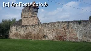 [P07] În curtea interioară la la Abaţia Cisterciană din satul Cârţa, judeţul Sibiu.  » foto by traian.leuca †
 - 
<span class="allrVoted glyphicon glyphicon-heart hidden" id="av810225"></span>
<a class="m-l-10 hidden" id="sv810225" onclick="voting_Foto_DelVot(,810225,18101)" role="button">șterge vot <span class="glyphicon glyphicon-remove"></span></a>
<a id="v9810225" class=" c-red"  onclick="voting_Foto_SetVot(810225)" role="button"><span class="glyphicon glyphicon-heart-empty"></span> <b>LIKE</b> = Votează poza</a> <img class="hidden"  id="f810225W9" src="/imagini/loader.gif" border="0" /><span class="AjErrMes hidden" id="e810225ErM"></span>