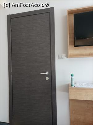 [P19] Ușa buclucașă » foto by Green🦋
 - 
<span class="allrVoted glyphicon glyphicon-heart hidden" id="av1368211"></span>
<a class="m-l-10 hidden" id="sv1368211" onclick="voting_Foto_DelVot(,1368211,18135)" role="button">șterge vot <span class="glyphicon glyphicon-remove"></span></a>
<a id="v91368211" class=" c-red"  onclick="voting_Foto_SetVot(1368211)" role="button"><span class="glyphicon glyphicon-heart-empty"></span> <b>LIKE</b> = Votează poza</a> <img class="hidden"  id="f1368211W9" src="/imagini/loader.gif" border="0" /><span class="AjErrMes hidden" id="e1368211ErM"></span>