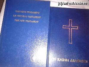 [P16] În fiecare noptieră se găseau aceste două volume. (Nu arătau prea citite...)  » foto by Lyssys
 - 
<span class="allrVoted glyphicon glyphicon-heart hidden" id="av599290"></span>
<a class="m-l-10 hidden" id="sv599290" onclick="voting_Foto_DelVot(,599290,18139)" role="button">șterge vot <span class="glyphicon glyphicon-remove"></span></a>
<a id="v9599290" class=" c-red"  onclick="voting_Foto_SetVot(599290)" role="button"><span class="glyphicon glyphicon-heart-empty"></span> <b>LIKE</b> = Votează poza</a> <img class="hidden"  id="f599290W9" src="/imagini/loader.gif" border="0" /><span class="AjErrMes hidden" id="e599290ErM"></span>