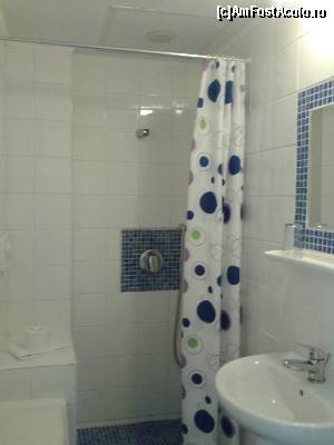 [P17] În stânga, în spatele vasului wc, este polița foarte practică, unde toate articolele de duș stau foarte la-ndemână...  » foto by Lyssys
 - 
<span class="allrVoted glyphicon glyphicon-heart hidden" id="av599291"></span>
<a class="m-l-10 hidden" id="sv599291" onclick="voting_Foto_DelVot(,599291,18139)" role="button">șterge vot <span class="glyphicon glyphicon-remove"></span></a>
<a id="v9599291" class=" c-red"  onclick="voting_Foto_SetVot(599291)" role="button"><span class="glyphicon glyphicon-heart-empty"></span> <b>LIKE</b> = Votează poza</a> <img class="hidden"  id="f599291W9" src="/imagini/loader.gif" border="0" /><span class="AjErrMes hidden" id="e599291ErM"></span>