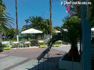 [P23] În fața restaurantului Omega 3, foarte aproape de hotel, la vreo 50m în stânga-față » foto by Lyssys
 - 
<span class="allrVoted glyphicon glyphicon-heart hidden" id="av599297"></span>
<a class="m-l-10 hidden" id="sv599297" onclick="voting_Foto_DelVot(,599297,18139)" role="button">șterge vot <span class="glyphicon glyphicon-remove"></span></a>
<a id="v9599297" class=" c-red"  onclick="voting_Foto_SetVot(599297)" role="button"><span class="glyphicon glyphicon-heart-empty"></span> <b>LIKE</b> = Votează poza</a> <img class="hidden"  id="f599297W9" src="/imagini/loader.gif" border="0" /><span class="AjErrMes hidden" id="e599297ErM"></span>