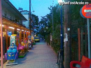 [P25] Pe aici este drumul spre plajă, fix la ieșirea din hotel » foto by Lyssys
 - 
<span class="allrVoted glyphicon glyphicon-heart hidden" id="av599299"></span>
<a class="m-l-10 hidden" id="sv599299" onclick="voting_Foto_DelVot(,599299,18139)" role="button">șterge vot <span class="glyphicon glyphicon-remove"></span></a>
<a id="v9599299" class=" c-red"  onclick="voting_Foto_SetVot(599299)" role="button"><span class="glyphicon glyphicon-heart-empty"></span> <b>LIKE</b> = Votează poza</a> <img class="hidden"  id="f599299W9" src="/imagini/loader.gif" border="0" /><span class="AjErrMes hidden" id="e599299ErM"></span>