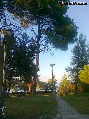 [P26] ... Traversăm părculețul și...  » foto by Lyssys
 - 
<span class="allrVoted glyphicon glyphicon-heart hidden" id="av599300"></span>
<a class="m-l-10 hidden" id="sv599300" onclick="voting_Foto_DelVot(,599300,18139)" role="button">șterge vot <span class="glyphicon glyphicon-remove"></span></a>
<a id="v9599300" class=" c-red"  onclick="voting_Foto_SetVot(599300)" role="button"><span class="glyphicon glyphicon-heart-empty"></span> <b>LIKE</b> = Votează poza</a> <img class="hidden"  id="f599300W9" src="/imagini/loader.gif" border="0" /><span class="AjErrMes hidden" id="e599300ErM"></span>