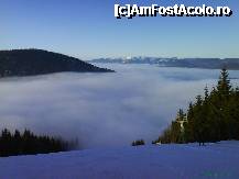 [P11] Partia Piatra Graitoare Vartop- superba priveliste cu norii care acopera partia » foto by luciaoradea
 - 
<span class="allrVoted glyphicon glyphicon-heart hidden" id="av188568"></span>
<a class="m-l-10 hidden" id="sv188568" onclick="voting_Foto_DelVot(,188568,18142)" role="button">șterge vot <span class="glyphicon glyphicon-remove"></span></a>
<a id="v9188568" class=" c-red"  onclick="voting_Foto_SetVot(188568)" role="button"><span class="glyphicon glyphicon-heart-empty"></span> <b>LIKE</b> = Votează poza</a> <img class="hidden"  id="f188568W9" src="/imagini/loader.gif" border="0" /><span class="AjErrMes hidden" id="e188568ErM"></span>