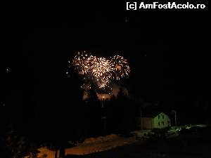 [P06] Serbarile Zapezii Vartop 2015-focuri de artificii vazute din curtea pensiunii » foto by luciaoradea
 - 
<span class="allrVoted glyphicon glyphicon-heart hidden" id="av599623"></span>
<a class="m-l-10 hidden" id="sv599623" onclick="voting_Foto_DelVot(,599623,18142)" role="button">șterge vot <span class="glyphicon glyphicon-remove"></span></a>
<a id="v9599623" class=" c-red"  onclick="voting_Foto_SetVot(599623)" role="button"><span class="glyphicon glyphicon-heart-empty"></span> <b>LIKE</b> = Votează poza</a> <img class="hidden"  id="f599623W9" src="/imagini/loader.gif" border="0" /><span class="AjErrMes hidden" id="e599623ErM"></span>