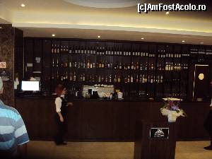 [P08] 8. Barul restaurantului și pupitrul de primire a turiștilor la masă.  » foto by msnd
 - 
<span class="allrVoted glyphicon glyphicon-heart hidden" id="av672654"></span>
<a class="m-l-10 hidden" id="sv672654" onclick="voting_Foto_DelVot(,672654,18177)" role="button">șterge vot <span class="glyphicon glyphicon-remove"></span></a>
<a id="v9672654" class=" c-red"  onclick="voting_Foto_SetVot(672654)" role="button"><span class="glyphicon glyphicon-heart-empty"></span> <b>LIKE</b> = Votează poza</a> <img class="hidden"  id="f672654W9" src="/imagini/loader.gif" border="0" /><span class="AjErrMes hidden" id="e672654ErM"></span>