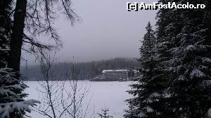 [P03] Hotelul, iar in fata lui lacul inghetat si acoperit de zapada » foto by sunnyday07
 - 
<span class="allrVoted glyphicon glyphicon-heart hidden" id="av604149"></span>
<a class="m-l-10 hidden" id="sv604149" onclick="voting_Foto_DelVot(,604149,18191)" role="button">șterge vot <span class="glyphicon glyphicon-remove"></span></a>
<a id="v9604149" class=" c-red"  onclick="voting_Foto_SetVot(604149)" role="button"><span class="glyphicon glyphicon-heart-empty"></span> <b>LIKE</b> = Votează poza</a> <img class="hidden"  id="f604149W9" src="/imagini/loader.gif" border="0" /><span class="AjErrMes hidden" id="e604149ErM"></span>