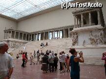 [P03] Altarul de la Pergamon privit dinspre uşa de acces în muzeu » foto by mariana.olaru
 - 
<span class="allrVoted glyphicon glyphicon-heart hidden" id="av133194"></span>
<a class="m-l-10 hidden" id="sv133194" onclick="voting_Foto_DelVot(,133194,18249)" role="button">șterge vot <span class="glyphicon glyphicon-remove"></span></a>
<a id="v9133194" class=" c-red"  onclick="voting_Foto_SetVot(133194)" role="button"><span class="glyphicon glyphicon-heart-empty"></span> <b>LIKE</b> = Votează poza</a> <img class="hidden"  id="f133194W9" src="/imagini/loader.gif" border="0" /><span class="AjErrMes hidden" id="e133194ErM"></span>