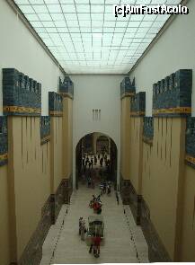 [P30] Muzeul Pergamon : Calea Procesuală privită de la etaj » foto by mariana.olaru
 - 
<span class="allrVoted glyphicon glyphicon-heart hidden" id="av133259"></span>
<a class="m-l-10 hidden" id="sv133259" onclick="voting_Foto_DelVot(,133259,18249)" role="button">șterge vot <span class="glyphicon glyphicon-remove"></span></a>
<a id="v9133259" class=" c-red"  onclick="voting_Foto_SetVot(133259)" role="button"><span class="glyphicon glyphicon-heart-empty"></span> <b>LIKE</b> = Votează poza</a> <img class="hidden"  id="f133259W9" src="/imagini/loader.gif" border="0" /><span class="AjErrMes hidden" id="e133259ErM"></span>