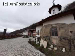 [P04] Mănăstirea Nămăești - Vedere laterală, cu vechi pietre memoriale » foto by Daisy Petal
 - 
<span class="allrVoted glyphicon glyphicon-heart hidden" id="av1209902"></span>
<a class="m-l-10 hidden" id="sv1209902" onclick="voting_Foto_DelVot(,1209902,18265)" role="button">șterge vot <span class="glyphicon glyphicon-remove"></span></a>
<a id="v91209902" class=" c-red"  onclick="voting_Foto_SetVot(1209902)" role="button"><span class="glyphicon glyphicon-heart-empty"></span> <b>LIKE</b> = Votează poza</a> <img class="hidden"  id="f1209902W9" src="/imagini/loader.gif" border="0" /><span class="AjErrMes hidden" id="e1209902ErM"></span>