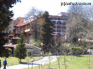 [P02] Mica manastire de langa hotel unde in noaptea de Pasti au fost la slujba deopotriva bulgari si romani.  » foto by HYUNDA-I*
 - 
<span class="allrVoted glyphicon glyphicon-heart hidden" id="av611223"></span>
<a class="m-l-10 hidden" id="sv611223" onclick="voting_Foto_DelVot(,611223,18301)" role="button">șterge vot <span class="glyphicon glyphicon-remove"></span></a>
<a id="v9611223" class=" c-red"  onclick="voting_Foto_SetVot(611223)" role="button"><span class="glyphicon glyphicon-heart-empty"></span> <b>LIKE</b> = Votează poza</a> <img class="hidden"  id="f611223W9" src="/imagini/loader.gif" border="0" /><span class="AjErrMes hidden" id="e611223ErM"></span>