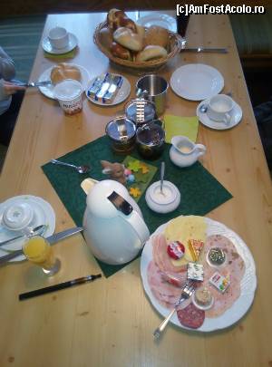 [P23] Breakfast - sala de mese de la parter, cele necesare incluzând ţigara electronică » foto by le_maitre
 - 
<span class="allrVoted glyphicon glyphicon-heart hidden" id="av611265"></span>
<a class="m-l-10 hidden" id="sv611265" onclick="voting_Foto_DelVot(,611265,18305)" role="button">șterge vot <span class="glyphicon glyphicon-remove"></span></a>
<a id="v9611265" class=" c-red"  onclick="voting_Foto_SetVot(611265)" role="button"><span class="glyphicon glyphicon-heart-empty"></span> <b>LIKE</b> = Votează poza</a> <img class="hidden"  id="f611265W9" src="/imagini/loader.gif" border="0" /><span class="AjErrMes hidden" id="e611265ErM"></span>