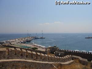 [P08] Micul port vazut de pe cetate » foto by chrisstina
 - 
<span class="allrVoted glyphicon glyphicon-heart hidden" id="av613365"></span>
<a class="m-l-10 hidden" id="sv613365" onclick="voting_Foto_DelVot(,613365,18346)" role="button">șterge vot <span class="glyphicon glyphicon-remove"></span></a>
<a id="v9613365" class=" c-red"  onclick="voting_Foto_SetVot(613365)" role="button"><span class="glyphicon glyphicon-heart-empty"></span> <b>LIKE</b> = Votează poza</a> <img class="hidden"  id="f613365W9" src="/imagini/loader.gif" border="0" /><span class="AjErrMes hidden" id="e613365ErM"></span>
