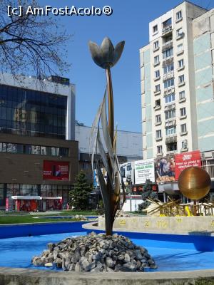 [P18] Fântâna tematică nefuncțională. » foto by tata123 🔱
 - 
<span class="allrVoted glyphicon glyphicon-heart hidden" id="av1291541"></span>
<a class="m-l-10 hidden" id="sv1291541" onclick="voting_Foto_DelVot(,1291541,18372)" role="button">șterge vot <span class="glyphicon glyphicon-remove"></span></a>
<a id="v91291541" class=" c-red"  onclick="voting_Foto_SetVot(1291541)" role="button"><span class="glyphicon glyphicon-heart-empty"></span> <b>LIKE</b> = Votează poza</a> <img class="hidden"  id="f1291541W9" src="/imagini/loader.gif" border="0" /><span class="AjErrMes hidden" id="e1291541ErM"></span>