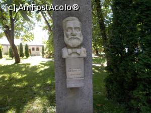 [P12] Rotonda Goleștilor. Alexandru Gh. Golescu-Arăpilă.  » foto by mihaelavoicu
 - 
<span class="allrVoted glyphicon glyphicon-heart hidden" id="av1156302"></span>
<a class="m-l-10 hidden" id="sv1156302" onclick="voting_Foto_DelVot(,1156302,18373)" role="button">șterge vot <span class="glyphicon glyphicon-remove"></span></a>
<a id="v91156302" class=" c-red"  onclick="voting_Foto_SetVot(1156302)" role="button"><span class="glyphicon glyphicon-heart-empty"></span> <b>LIKE</b> = Votează poza</a> <img class="hidden"  id="f1156302W9" src="/imagini/loader.gif" border="0" /><span class="AjErrMes hidden" id="e1156302ErM"></span>