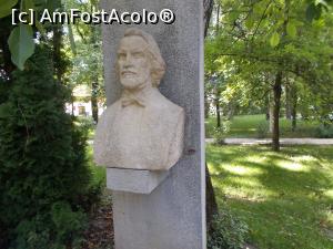 [P14] Rotonda Goleștilor. Un Golesc necunoscut mie.  » foto by mihaelavoicu
 - 
<span class="allrVoted glyphicon glyphicon-heart hidden" id="av1156304"></span>
<a class="m-l-10 hidden" id="sv1156304" onclick="voting_Foto_DelVot(,1156304,18373)" role="button">șterge vot <span class="glyphicon glyphicon-remove"></span></a>
<a id="v91156304" class=" c-red"  onclick="voting_Foto_SetVot(1156304)" role="button"><span class="glyphicon glyphicon-heart-empty"></span> <b>LIKE</b> = Votează poza</a> <img class="hidden"  id="f1156304W9" src="/imagini/loader.gif" border="0" /><span class="AjErrMes hidden" id="e1156304ErM"></span>