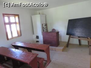 [P15] Sală de clasă - Școala din Comănești, Bacău.  » foto by tata123 🔱
 - 
<span class="allrVoted glyphicon glyphicon-heart hidden" id="av923336"></span>
<a class="m-l-10 hidden" id="sv923336" onclick="voting_Foto_DelVot(,923336,18373)" role="button">șterge vot <span class="glyphicon glyphicon-remove"></span></a>
<a id="v9923336" class=" c-red"  onclick="voting_Foto_SetVot(923336)" role="button"><span class="glyphicon glyphicon-heart-empty"></span> <b>LIKE</b> = Votează poza</a> <img class="hidden"  id="f923336W9" src="/imagini/loader.gif" border="0" /><span class="AjErrMes hidden" id="e923336ErM"></span>