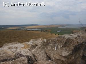 [P17] Cetatea Enisala - Priveliste de pe stanca cetatii. » foto by iulianic
 - 
<span class="allrVoted glyphicon glyphicon-heart hidden" id="av1380288"></span>
<a class="m-l-10 hidden" id="sv1380288" onclick="voting_Foto_DelVot(,1380288,18448)" role="button">șterge vot <span class="glyphicon glyphicon-remove"></span></a>
<a id="v91380288" class=" c-red"  onclick="voting_Foto_SetVot(1380288)" role="button"><span class="glyphicon glyphicon-heart-empty"></span> <b>LIKE</b> = Votează poza</a> <img class="hidden"  id="f1380288W9" src="/imagini/loader.gif" border="0" /><span class="AjErrMes hidden" id="e1380288ErM"></span>