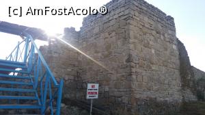 [P06] Cetatea Enisala - treptele, tăblița informativă și zidurile » foto by costy69*
 - 
<span class="allrVoted glyphicon glyphicon-heart hidden" id="av794927"></span>
<a class="m-l-10 hidden" id="sv794927" onclick="voting_Foto_DelVot(,794927,18448)" role="button">șterge vot <span class="glyphicon glyphicon-remove"></span></a>
<a id="v9794927" class=" c-red"  onclick="voting_Foto_SetVot(794927)" role="button"><span class="glyphicon glyphicon-heart-empty"></span> <b>LIKE</b> = Votează poza</a> <img class="hidden"  id="f794927W9" src="/imagini/loader.gif" border="0" /><span class="AjErrMes hidden" id="e794927ErM"></span>