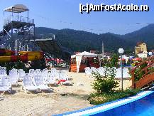 [P15] Smile Aqua Park-in spate, cu copertina alba, este unul dintre baruri » foto by Cris
 - 
<span class="allrVoted glyphicon glyphicon-heart hidden" id="av219222"></span>
<a class="m-l-10 hidden" id="sv219222" onclick="voting_Foto_DelVot(,219222,18454)" role="button">șterge vot <span class="glyphicon glyphicon-remove"></span></a>
<a id="v9219222" class=" c-red"  onclick="voting_Foto_SetVot(219222)" role="button"><span class="glyphicon glyphicon-heart-empty"></span> <b>LIKE</b> = Votează poza</a> <img class="hidden"  id="f219222W9" src="/imagini/loader.gif" border="0" /><span class="AjErrMes hidden" id="e219222ErM"></span>