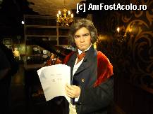 [P16] MUZEUL FIGURILOR DE CEARA Madame Tussauds -PRATER  Viena- » foto by kmy
 - 
<span class="allrVoted glyphicon glyphicon-heart hidden" id="av284263"></span>
<a class="m-l-10 hidden" id="sv284263" onclick="voting_Foto_DelVot(,284263,18456)" role="button">șterge vot <span class="glyphicon glyphicon-remove"></span></a>
<a id="v9284263" class=" c-red"  onclick="voting_Foto_SetVot(284263)" role="button"><span class="glyphicon glyphicon-heart-empty"></span> <b>LIKE</b> = Votează poza</a> <img class="hidden"  id="f284263W9" src="/imagini/loader.gif" border="0" /><span class="AjErrMes hidden" id="e284263ErM"></span>