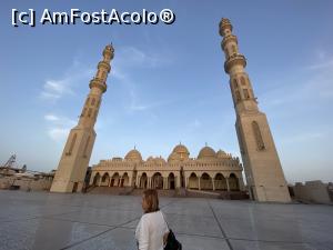 [P30] moschee din Hurghada » foto by floraur
 - 
<span class="allrVoted glyphicon glyphicon-heart hidden" id="av1224436"></span>
<a class="m-l-10 hidden" id="sv1224436" onclick="voting_Foto_DelVot(,1224436,18563)" role="button">șterge vot <span class="glyphicon glyphicon-remove"></span></a>
<a id="v91224436" class=" c-red"  onclick="voting_Foto_SetVot(1224436)" role="button"><span class="glyphicon glyphicon-heart-empty"></span> <b>LIKE</b> = Votează poza</a> <img class="hidden"  id="f1224436W9" src="/imagini/loader.gif" border="0" /><span class="AjErrMes hidden" id="e1224436ErM"></span>