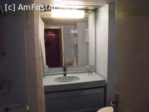 [P16] Baia camerei noastre de la Grand Hotel Riga » foto by irinad
 - 
<span class="allrVoted glyphicon glyphicon-heart hidden" id="av707261"></span>
<a class="m-l-10 hidden" id="sv707261" onclick="voting_Foto_DelVot(,707261,18569)" role="button">șterge vot <span class="glyphicon glyphicon-remove"></span></a>
<a id="v9707261" class=" c-red"  onclick="voting_Foto_SetVot(707261)" role="button"><span class="glyphicon glyphicon-heart-empty"></span> <b>LIKE</b> = Votează poza</a> <img class="hidden"  id="f707261W9" src="/imagini/loader.gif" border="0" /><span class="AjErrMes hidden" id="e707261ErM"></span>