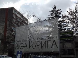 [P05] Panou imens cu Grand Hotel Riga Ruse în parcarea complexului » foto by irinad
 - 
<span class="allrVoted glyphicon glyphicon-heart hidden" id="av707245"></span>
<a class="m-l-10 hidden" id="sv707245" onclick="voting_Foto_DelVot(,707245,18569)" role="button">șterge vot <span class="glyphicon glyphicon-remove"></span></a>
<a id="v9707245" class=" c-red"  onclick="voting_Foto_SetVot(707245)" role="button"><span class="glyphicon glyphicon-heart-empty"></span> <b>LIKE</b> = Votează poza</a> <img class="hidden"  id="f707245W9" src="/imagini/loader.gif" border="0" /><span class="AjErrMes hidden" id="e707245ErM"></span>