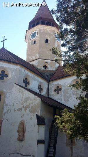 [P05] Biserica cu ceas din centrul cetatii, a carei constructie a fost inceputa de Cavalerii Teutoni in 1218 si continuata de mestesugarii sasi » foto by raducondurache
 - 
<span class="allrVoted glyphicon glyphicon-heart hidden" id="av875066"></span>
<a class="m-l-10 hidden" id="sv875066" onclick="voting_Foto_DelVot(,875066,18588)" role="button">șterge vot <span class="glyphicon glyphicon-remove"></span></a>
<a id="v9875066" class=" c-red"  onclick="voting_Foto_SetVot(875066)" role="button"><span class="glyphicon glyphicon-heart-empty"></span> <b>LIKE</b> = Votează poza</a> <img class="hidden"  id="f875066W9" src="/imagini/loader.gif" border="0" /><span class="AjErrMes hidden" id="e875066ErM"></span>