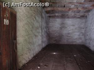 [P23] Într-o astfel de încăpere, o familie din Prejmer avea provizii cu ajutorul cărora putea rezista destulă vreme în cazul unei invazii.  » foto by Floryn81
 - 
<span class="allrVoted glyphicon glyphicon-heart hidden" id="av926522"></span>
<a class="m-l-10 hidden" id="sv926522" onclick="voting_Foto_DelVot(,926522,18588)" role="button">șterge vot <span class="glyphicon glyphicon-remove"></span></a>
<a id="v9926522" class=" c-red"  onclick="voting_Foto_SetVot(926522)" role="button"><span class="glyphicon glyphicon-heart-empty"></span> <b>LIKE</b> = Votează poza</a> <img class="hidden"  id="f926522W9" src="/imagini/loader.gif" border="0" /><span class="AjErrMes hidden" id="e926522ErM"></span>