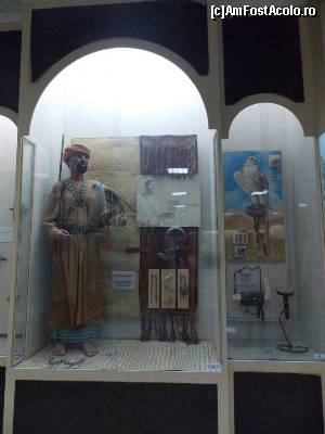 [P31] Al Ain, Muzeul National, Cu soimul la vanatoare » foto by mprofeanu
 - 
<span class="allrVoted glyphicon glyphicon-heart hidden" id="av630802"></span>
<a class="m-l-10 hidden" id="sv630802" onclick="voting_Foto_DelVot(,630802,18644)" role="button">șterge vot <span class="glyphicon glyphicon-remove"></span></a>
<a id="v9630802" class=" c-red"  onclick="voting_Foto_SetVot(630802)" role="button"><span class="glyphicon glyphicon-heart-empty"></span> <b>LIKE</b> = Votează poza</a> <img class="hidden"  id="f630802W9" src="/imagini/loader.gif" border="0" /><span class="AjErrMes hidden" id="e630802ErM"></span>