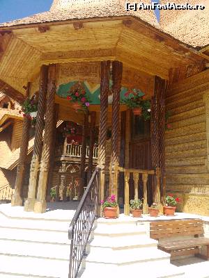 [P07] Foisorul de la intrarea bisericii » foto by Squirrel
 - 
<span class="allrVoted glyphicon glyphicon-heart hidden" id="av630982"></span>
<a class="m-l-10 hidden" id="sv630982" onclick="voting_Foto_DelVot(,630982,18647)" role="button">șterge vot <span class="glyphicon glyphicon-remove"></span></a>
<a id="v9630982" class=" c-red"  onclick="voting_Foto_SetVot(630982)" role="button"><span class="glyphicon glyphicon-heart-empty"></span> <b>LIKE</b> = Votează poza</a> <img class="hidden"  id="f630982W9" src="/imagini/loader.gif" border="0" /><span class="AjErrMes hidden" id="e630982ErM"></span>