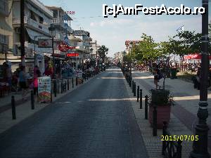 [P28] Aglomerația zilnică pe strada principală.  » foto by puiutea
 - 
<span class="allrVoted glyphicon glyphicon-heart hidden" id="av666245"></span>
<a class="m-l-10 hidden" id="sv666245" onclick="voting_Foto_DelVot(,666245,18785)" role="button">șterge vot <span class="glyphicon glyphicon-remove"></span></a>
<a id="v9666245" class=" c-red"  onclick="voting_Foto_SetVot(666245)" role="button"><span class="glyphicon glyphicon-heart-empty"></span> <b>LIKE</b> = Votează poza</a> <img class="hidden"  id="f666245W9" src="/imagini/loader.gif" border="0" /><span class="AjErrMes hidden" id="e666245ErM"></span>