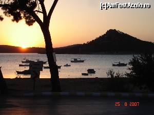 [P34] Rasarit in Ayvalik » foto by Cristi Siderof
 - 
<span class="allrVoted glyphicon glyphicon-heart hidden" id="av644565"></span>
<a class="m-l-10 hidden" id="sv644565" onclick="voting_Foto_DelVot(,644565,18787)" role="button">șterge vot <span class="glyphicon glyphicon-remove"></span></a>
<a id="v9644565" class=" c-red"  onclick="voting_Foto_SetVot(644565)" role="button"><span class="glyphicon glyphicon-heart-empty"></span> <b>LIKE</b> = Votează poza</a> <img class="hidden"  id="f644565W9" src="/imagini/loader.gif" border="0" /><span class="AjErrMes hidden" id="e644565ErM"></span>